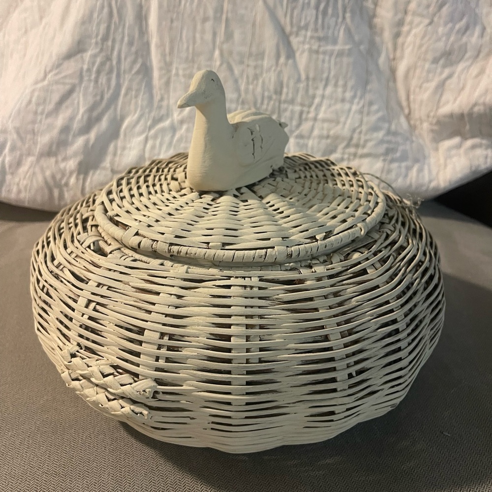 Vintage Wicker Basket with Duck Lid